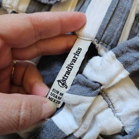 Stradivarius Striped Shorts with Belt - Picture 4 of 7